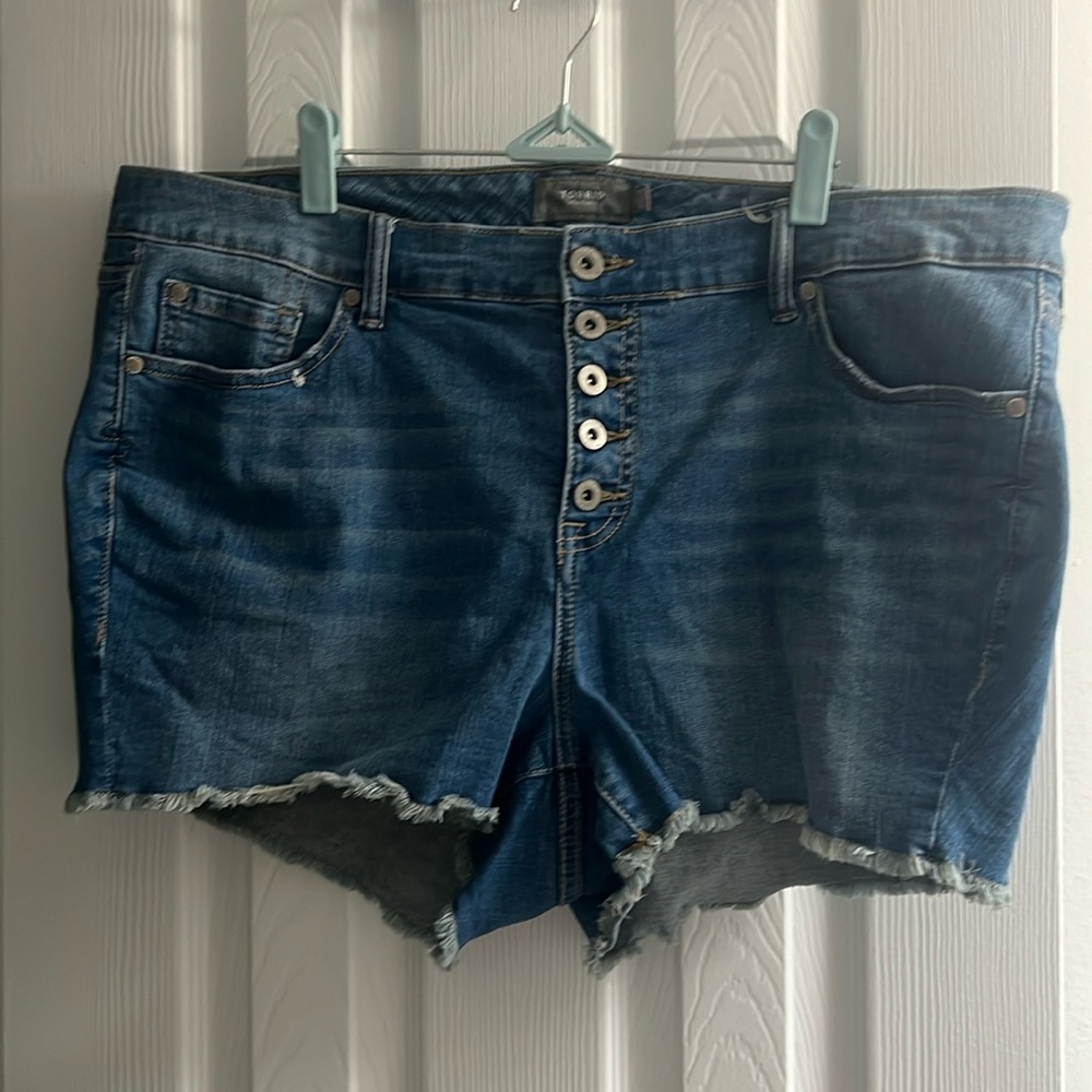 Torrid size 20 5 button fly Jean shorts